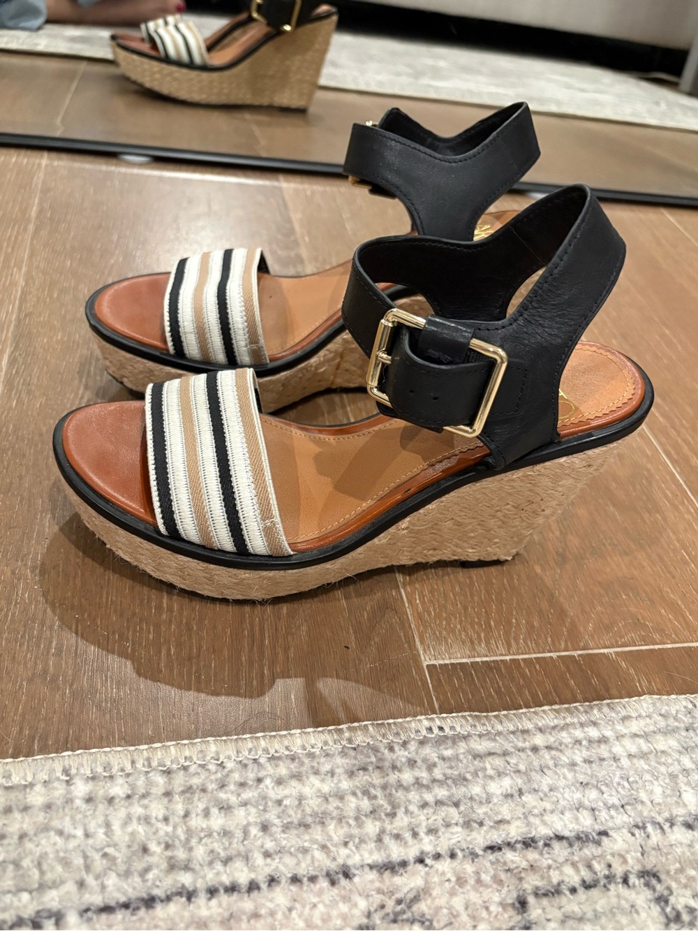 Franco Sarto size 6 wedge statement sandal.
